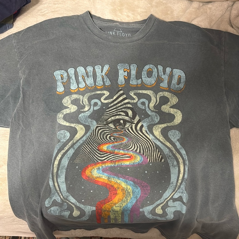 Pink Floyd shirt